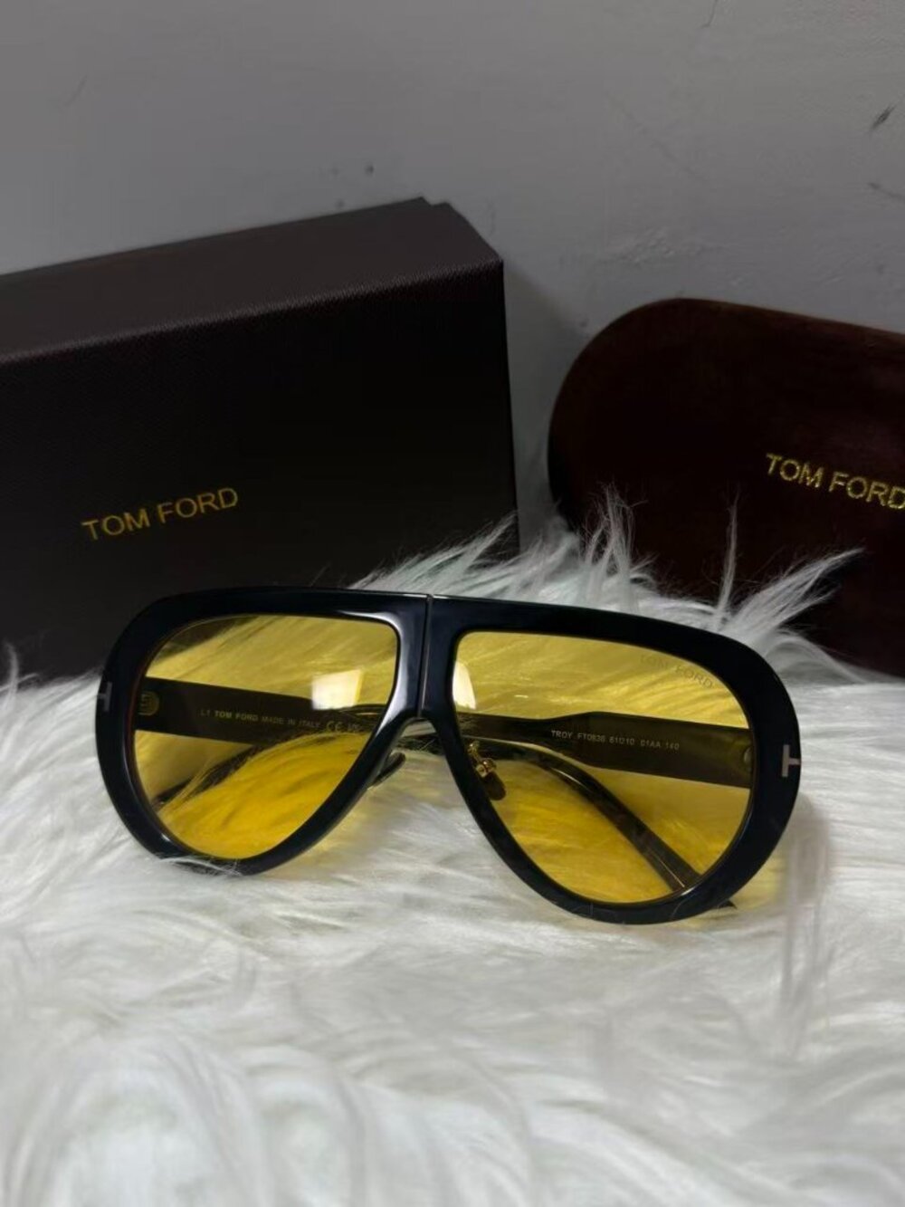 Tom Ford Aviator Sunglasses - Picture 5 of 6